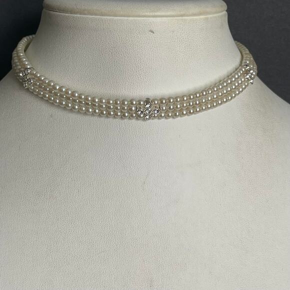 Faux pearl chocker necklace three petite strands with rhinestone details classic - Picture 1 of 16